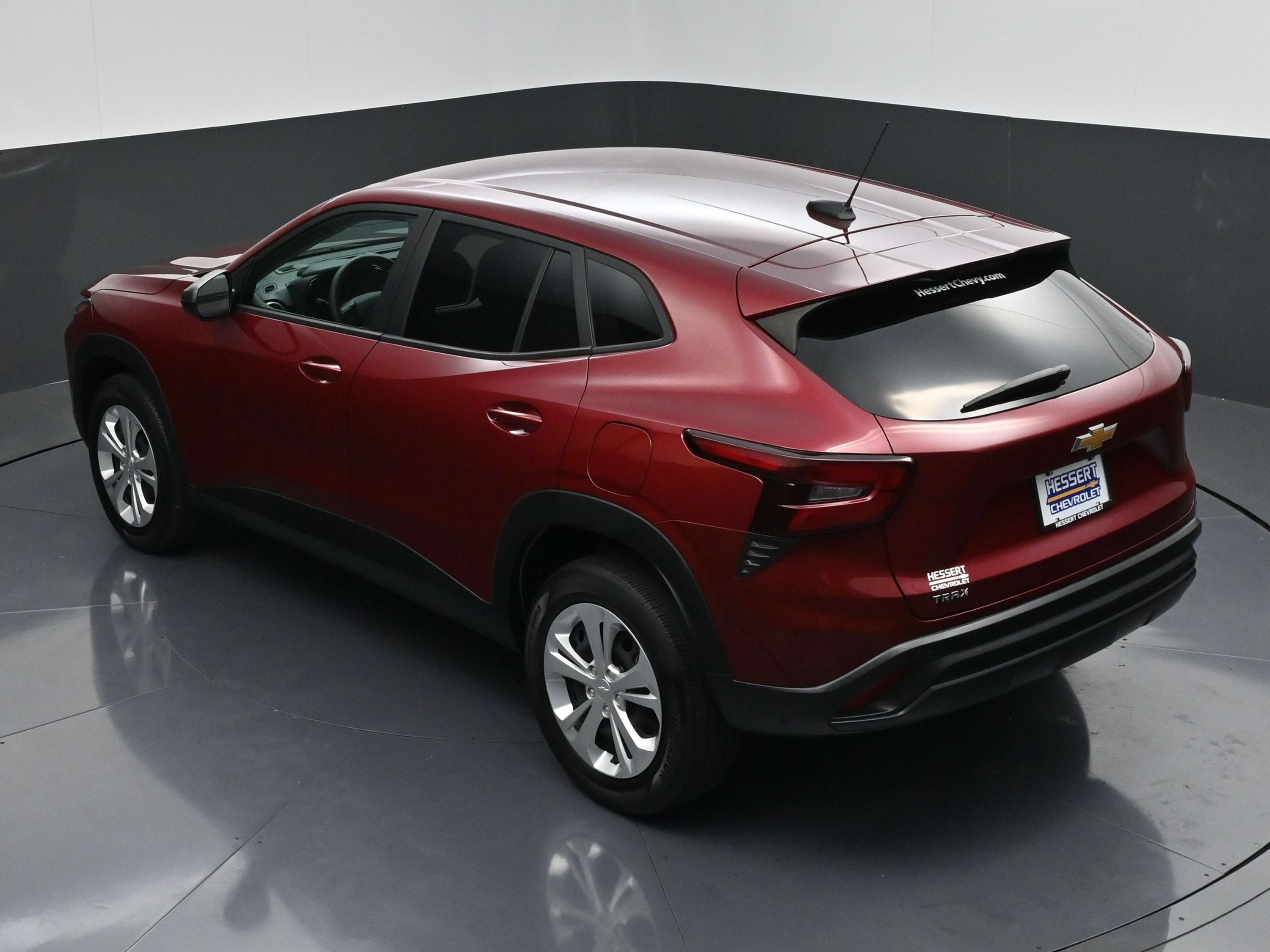 Certified 2024 Chevrolet Trax LS w/ Driver Confidence Package FWD image 38