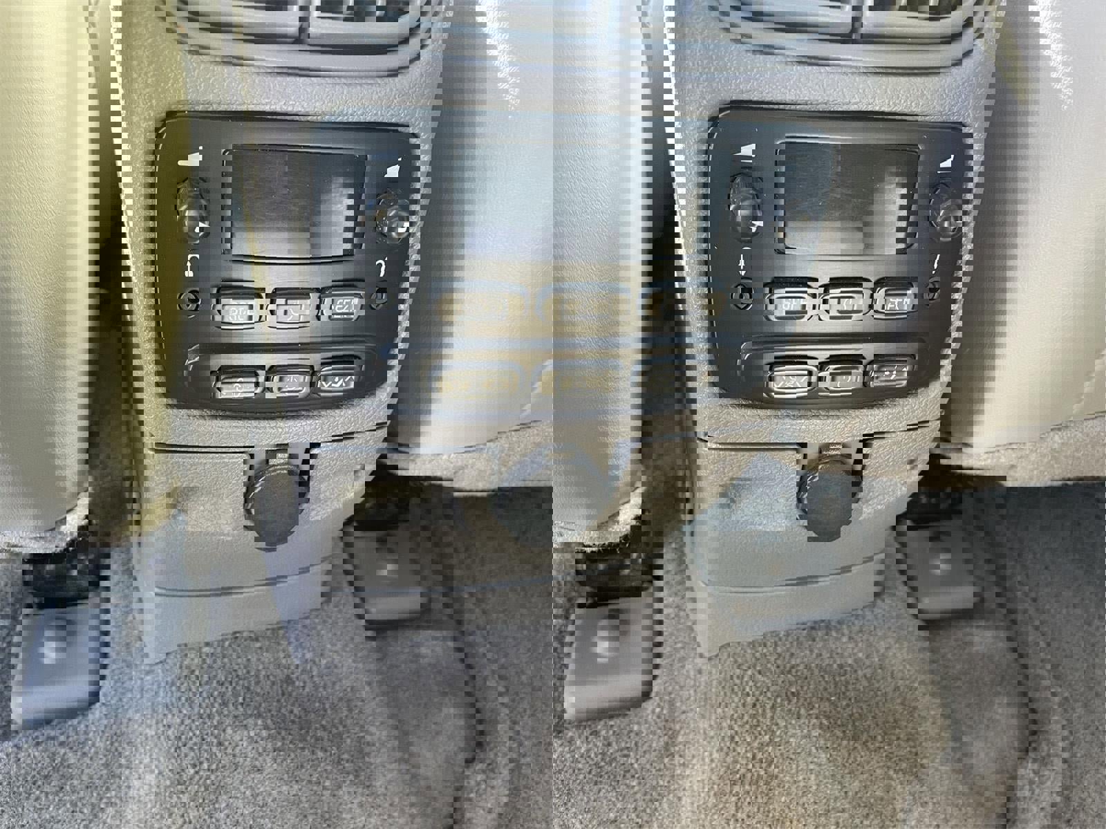 Used 2006 Buick Rainier CXL image 18