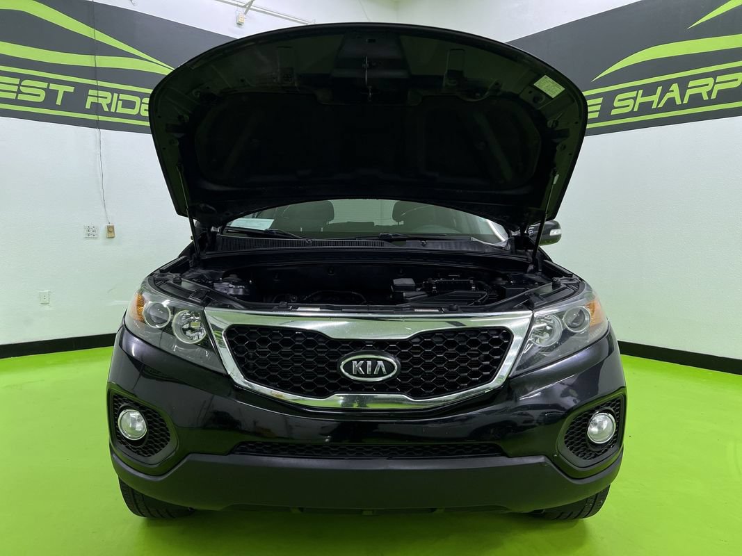 Used 2012 Kia Sorento LX w/ Convenience Pkg FWD image 4