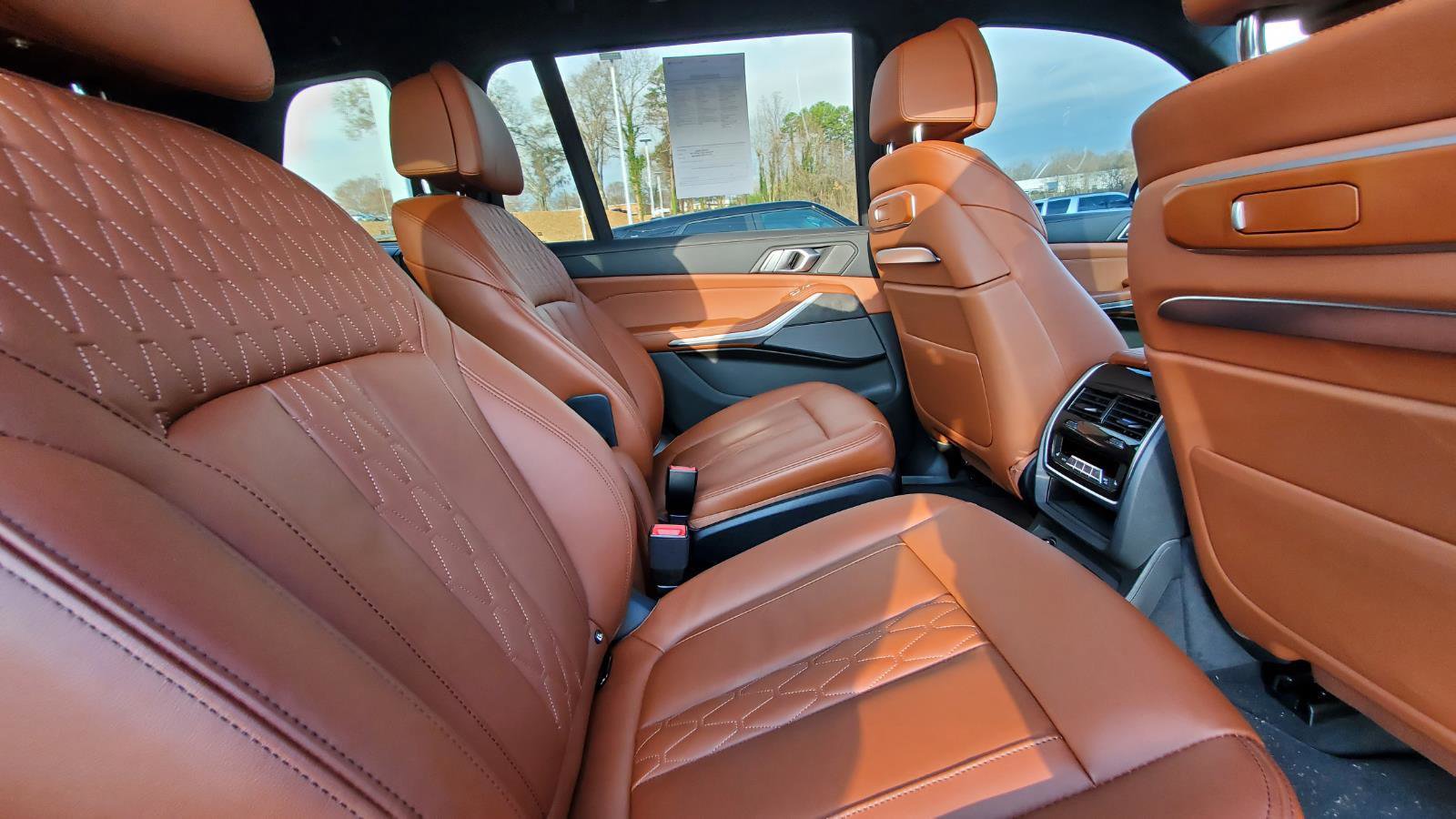 Used 2024 BMW X7 xDrive40i w/ M Sport Package image 6