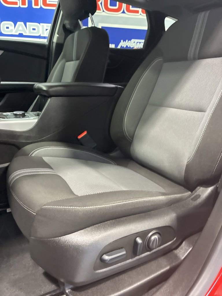 Used 2025 Chevrolet Blazer LT AWD/4WD image 16