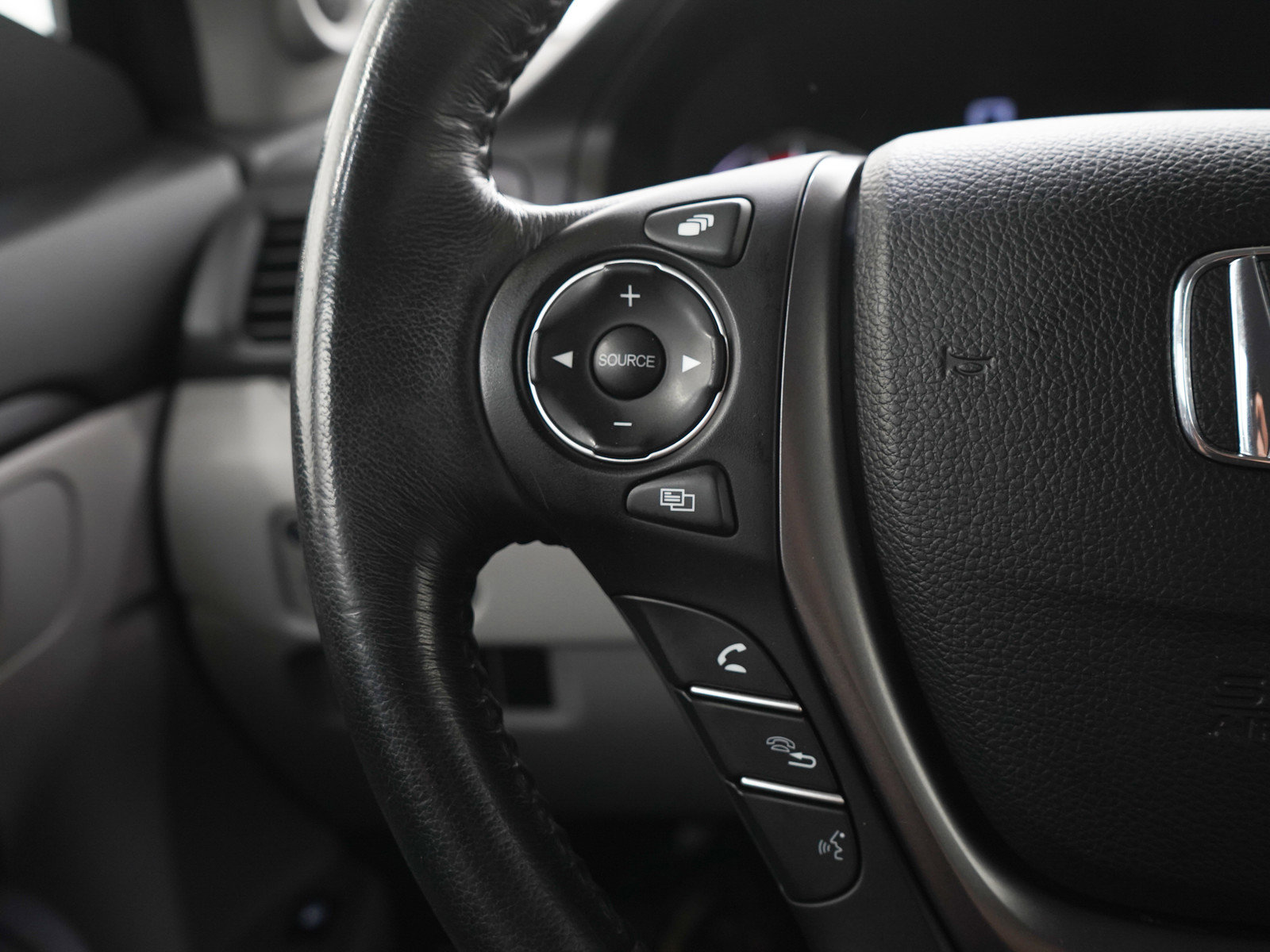 Used 2017 Honda Ridgeline RTL-T image 25