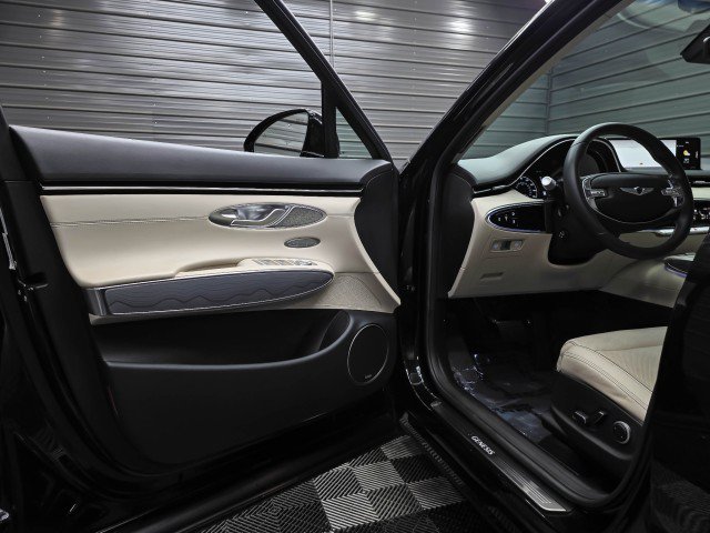 Used 2023 Genesis GV70 2.5T w/ Advanced Package AWD/4WD image 35