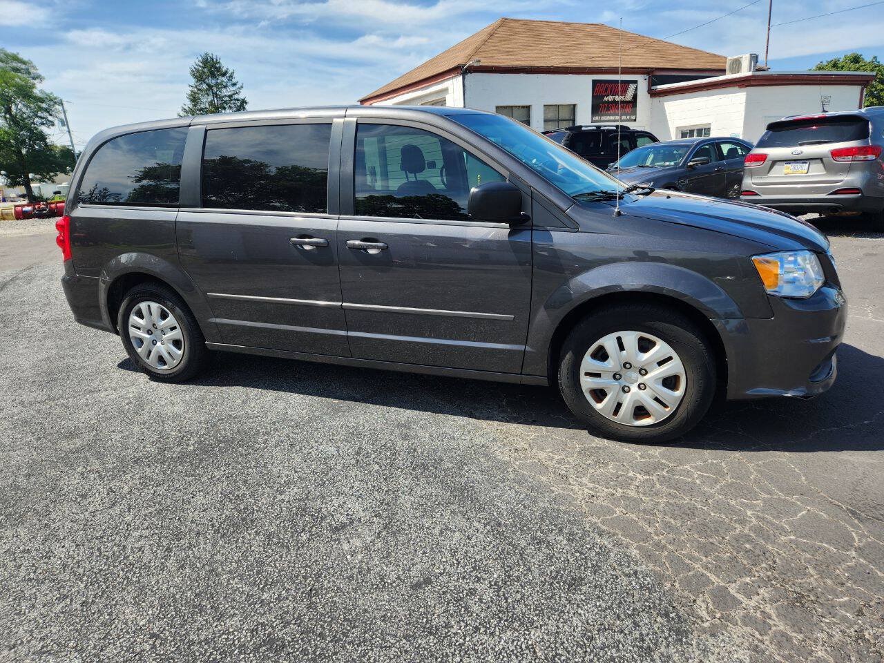 Used 2016 Dodge Grand Caravan SE w/ Quick Order Package 29E SE FWD image 4