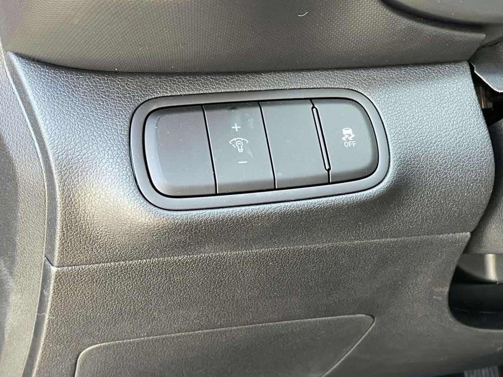 New 2025 Hyundai Venue SEL image 19