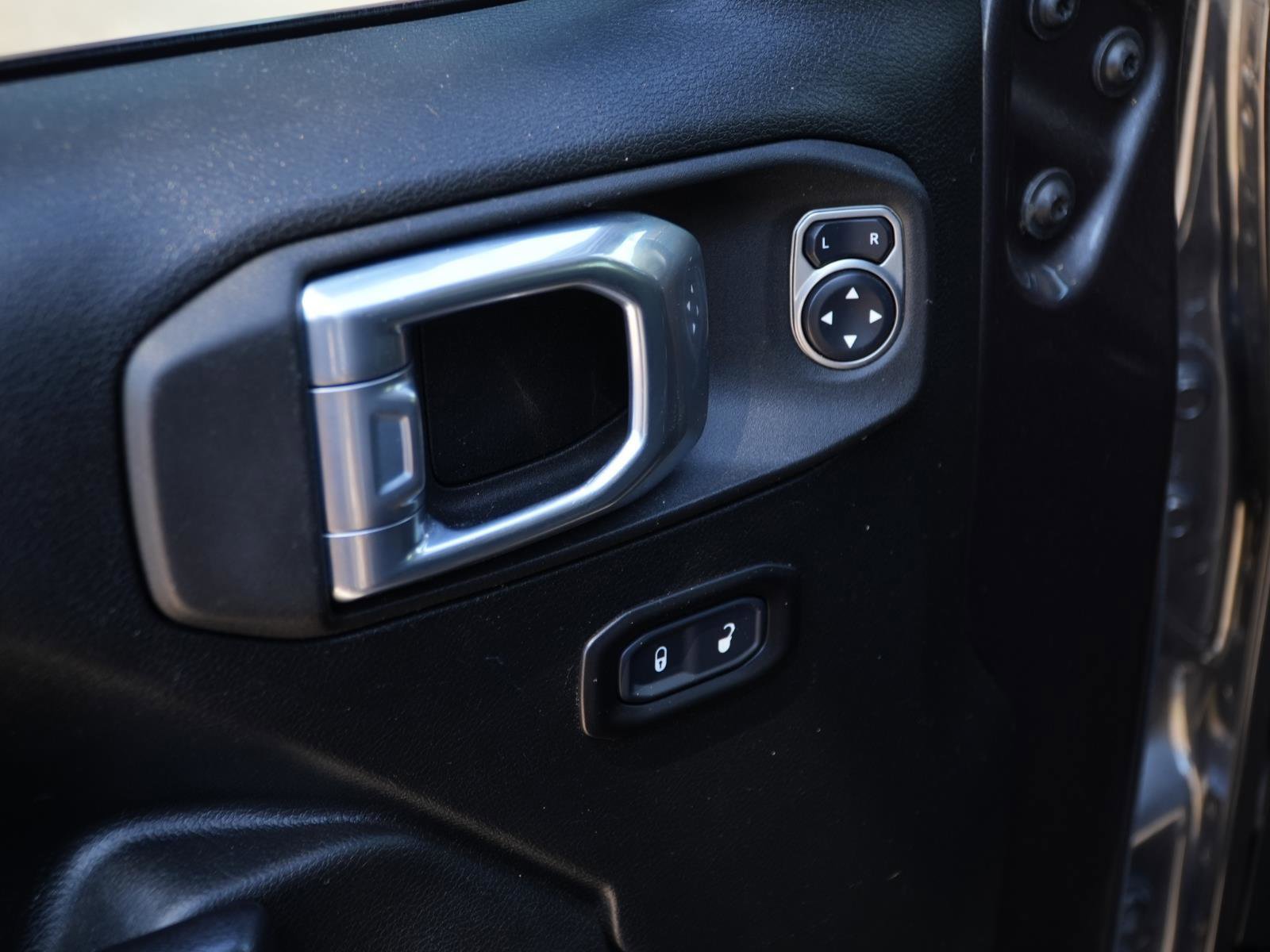 Used 2021 Jeep Wrangler Unlimited Sport AWD/4WD image 12