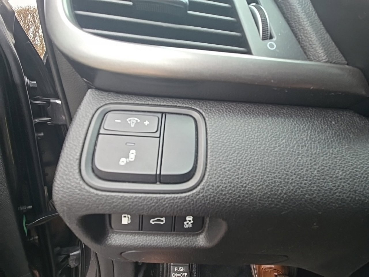 Used 2018 Kia Optima LX image 27