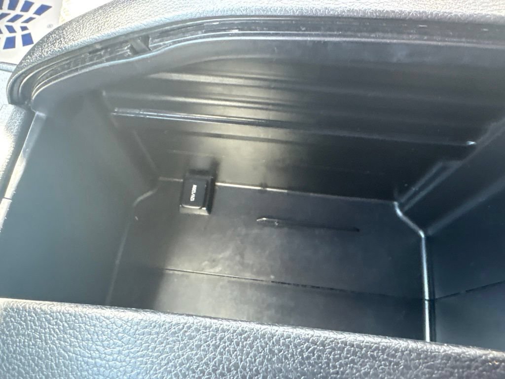 Used 2019 Toyota Highlander LE AWD/4WD image 26