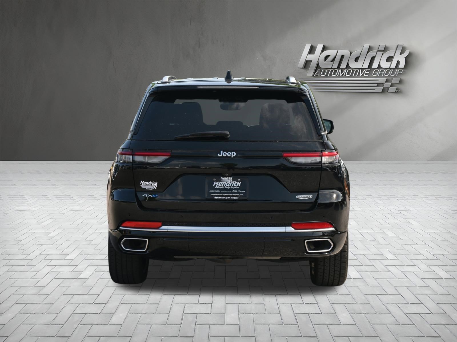 Used 2023 Jeep Grand Cherokee Summit AWD/4WD image 10