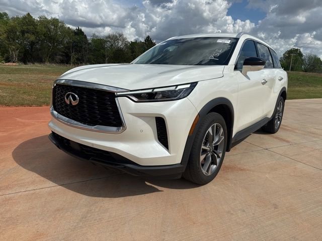 Certified 2023 INFINITI QX60 Luxe w/ Vision Package image 2