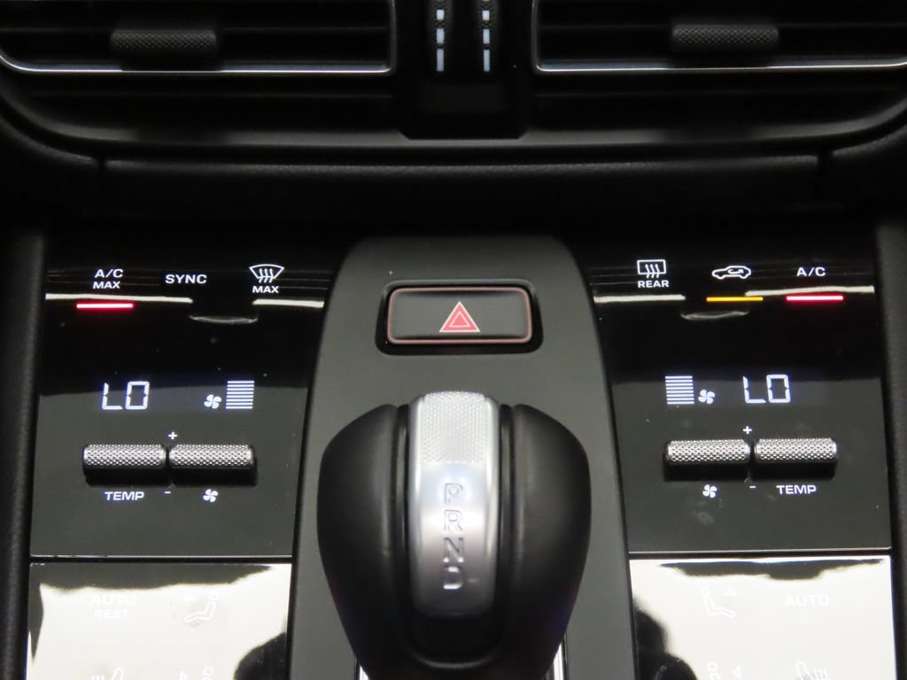 Certified 2026 Porsche Macan AWD/4WD image 26
