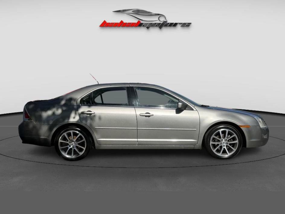 Used 2009 Ford Fusion SEL image 2