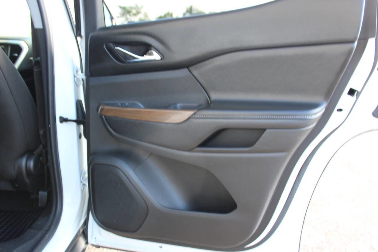 Used 2018 GMC Acadia SLE image 16