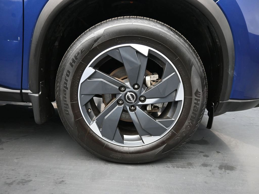 Used 2023 Nissan Rogue SV image 10