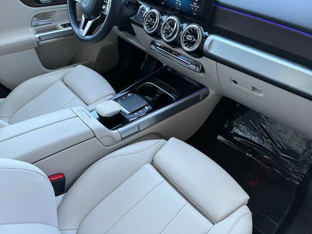 Certified 2023 Mercedes-Benz EQB 300 4MATIC w/ Exclusive Package image 20