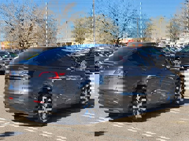 Used 2021 Tesla Model Y Long Range image 4