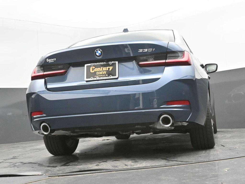 Certified 2025 BMW 330i Sedan w/ Premium Package image 43