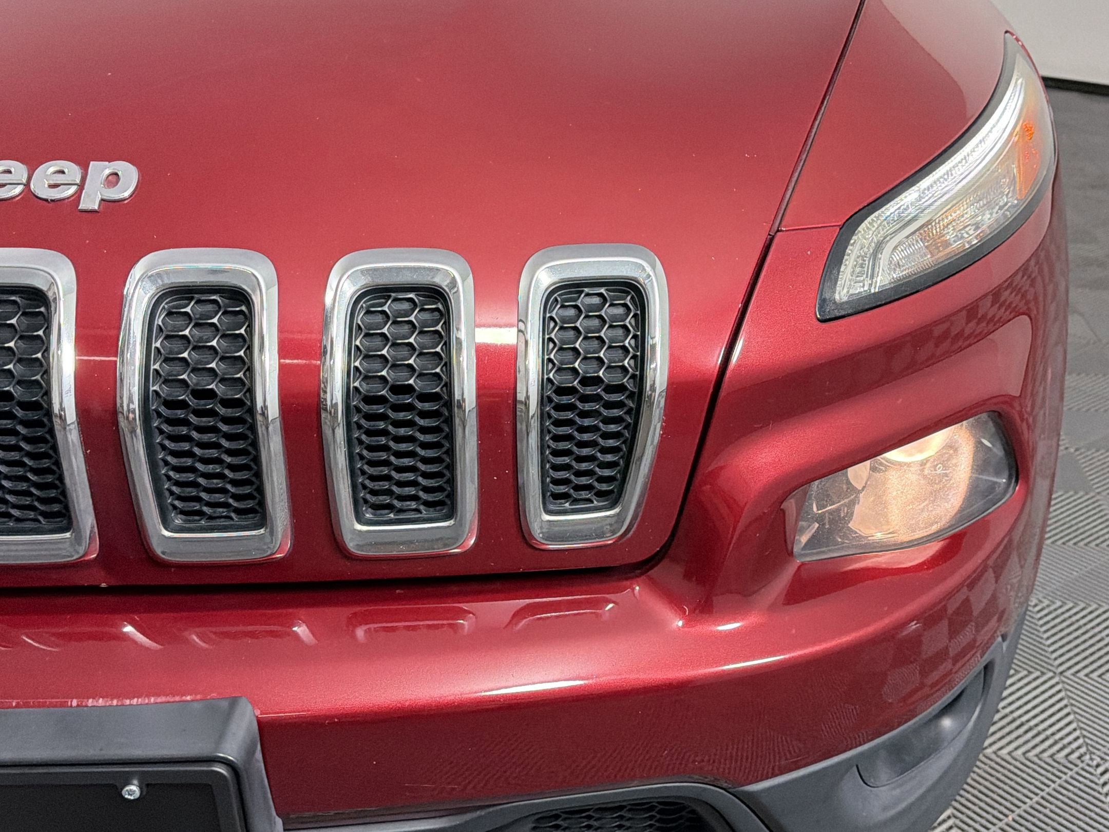 Used 2016 Jeep Cherokee Latitude w/ Comfort/Convenience Group AWD/4WD image 11