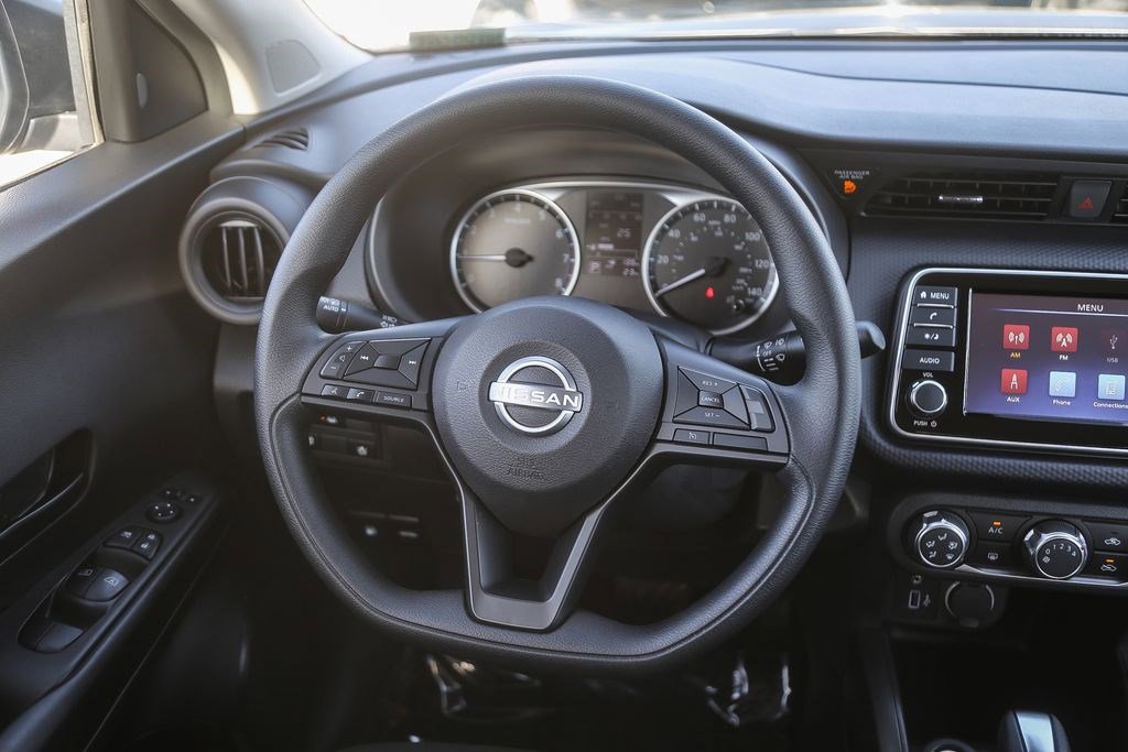 Certified 2025 Nissan Kicks Play S image 14