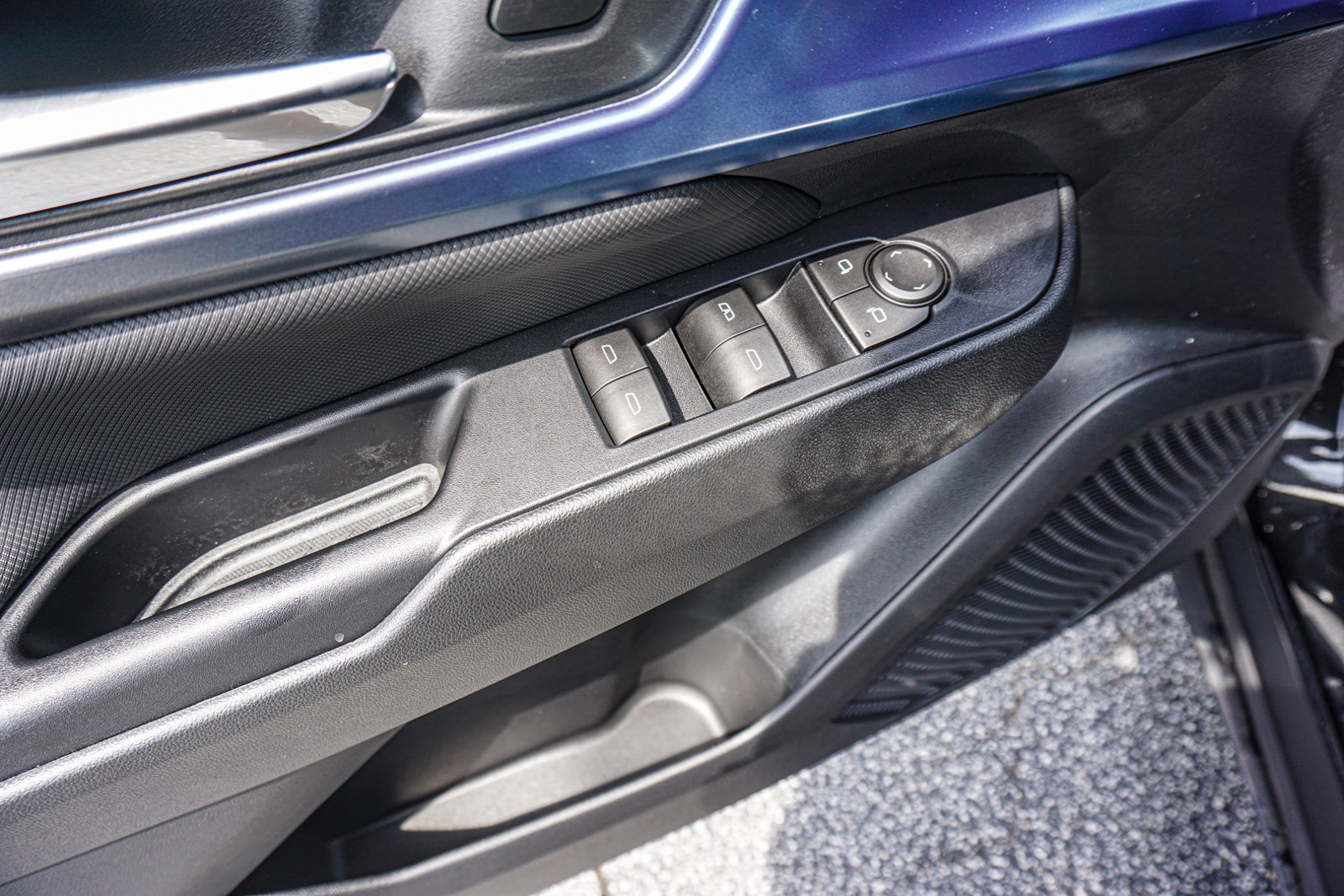 New 2026 Chevrolet Equinox EV LT FWD image 45