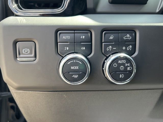 Used 2024 GMC Sierra 2500 AT4 w/ AT4 Premium Plus Package AWD/4WD image 23