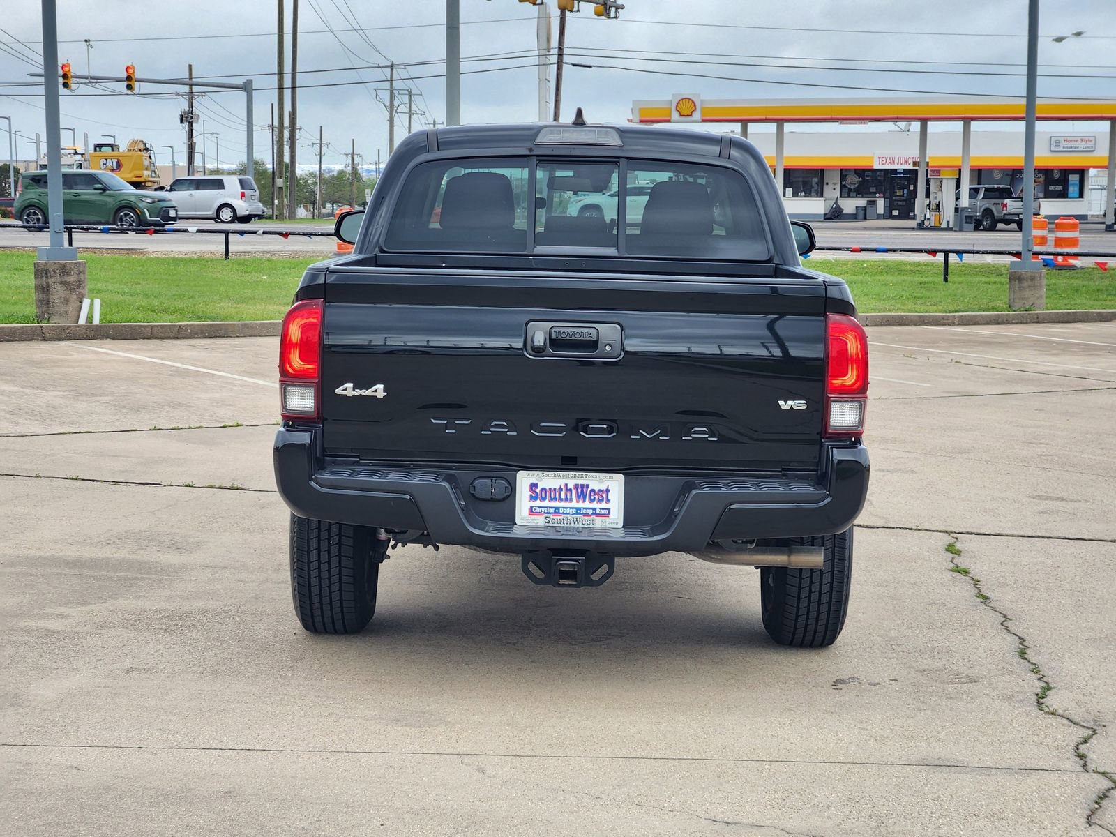 Used 2023 Toyota Tacoma SR image 7