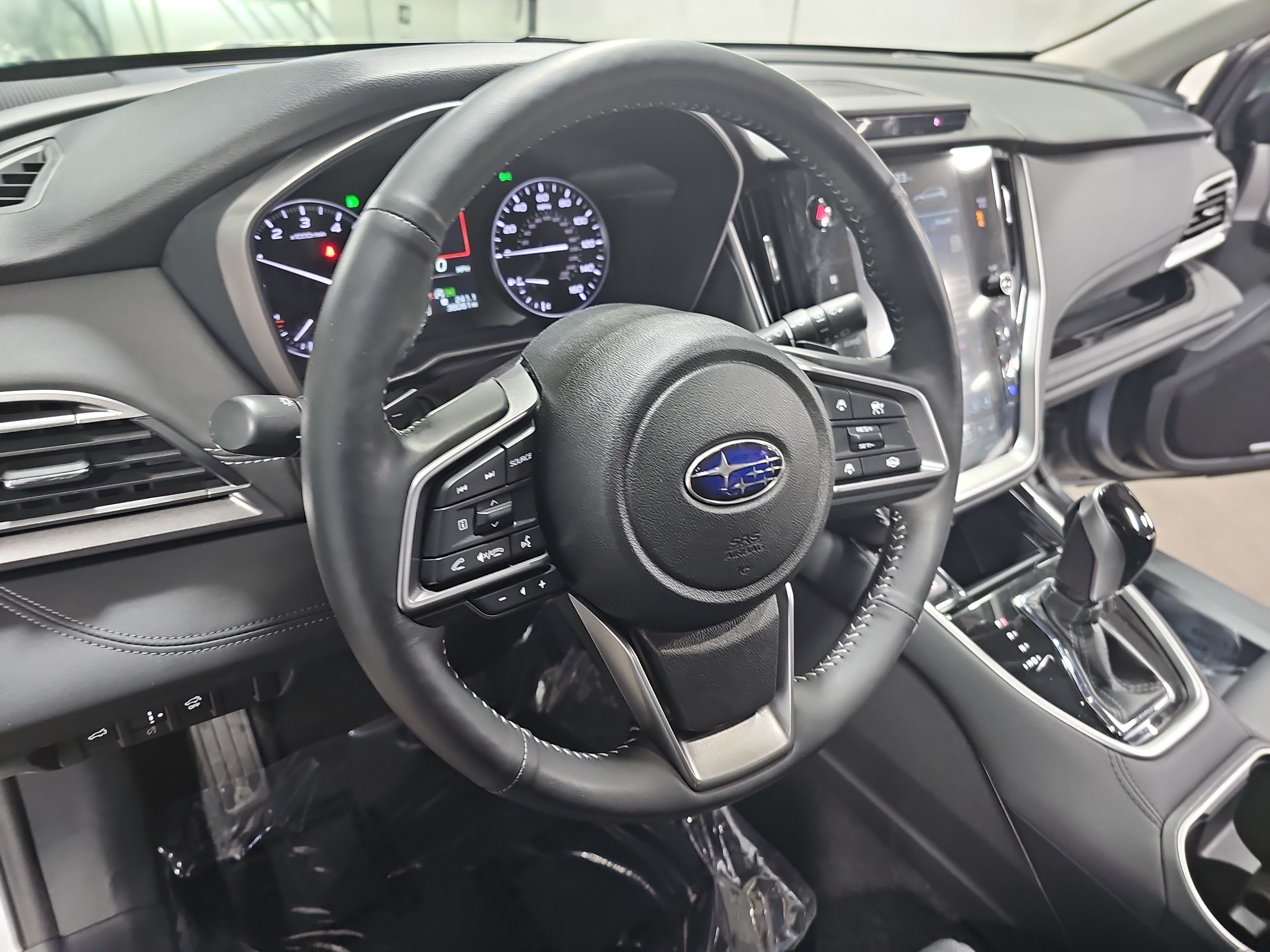 Used 2025 Subaru Outback Touring AWD/4WD image 16