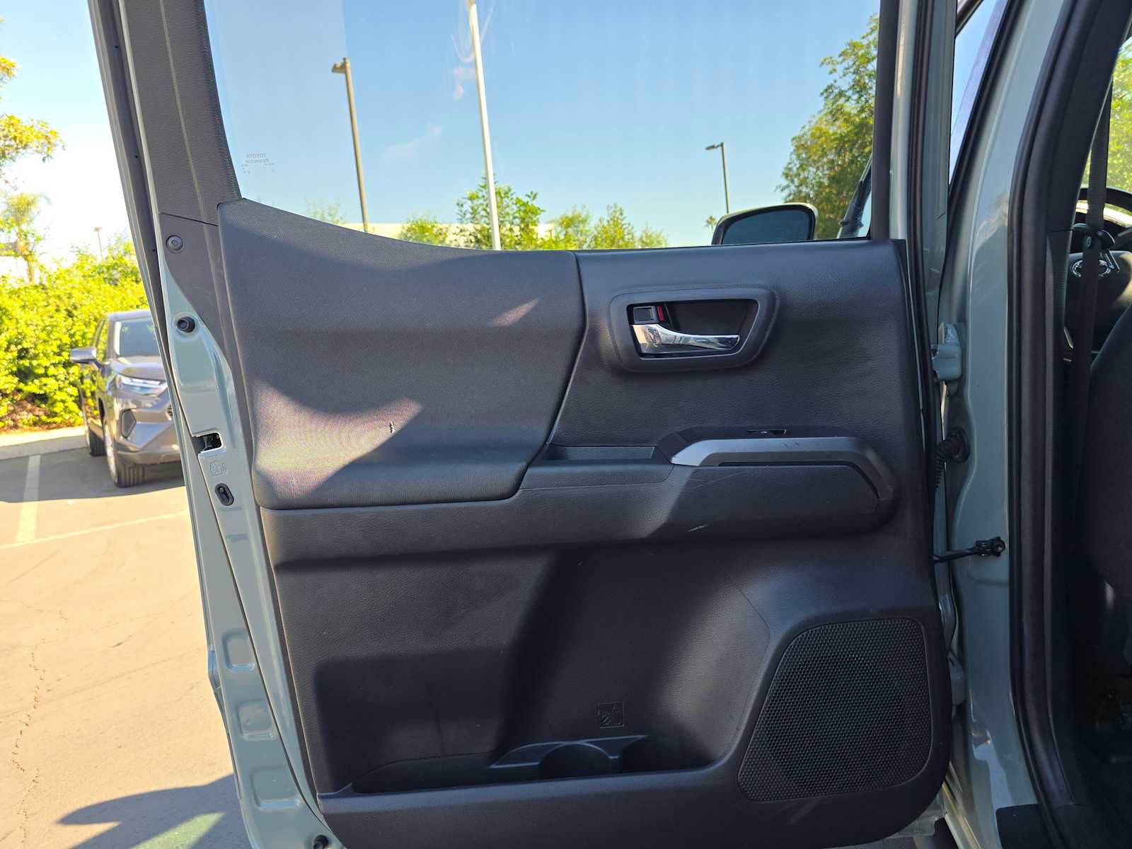 Used 2022 Toyota Tacoma TRD Off-Road image 15