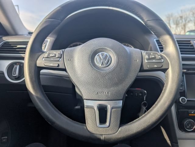 Used 2013 Volkswagen Passat 2.5 SE FWD image 10