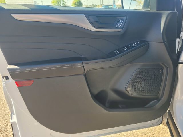 Used 2025 Ford Escape Active AWD/4WD image 18