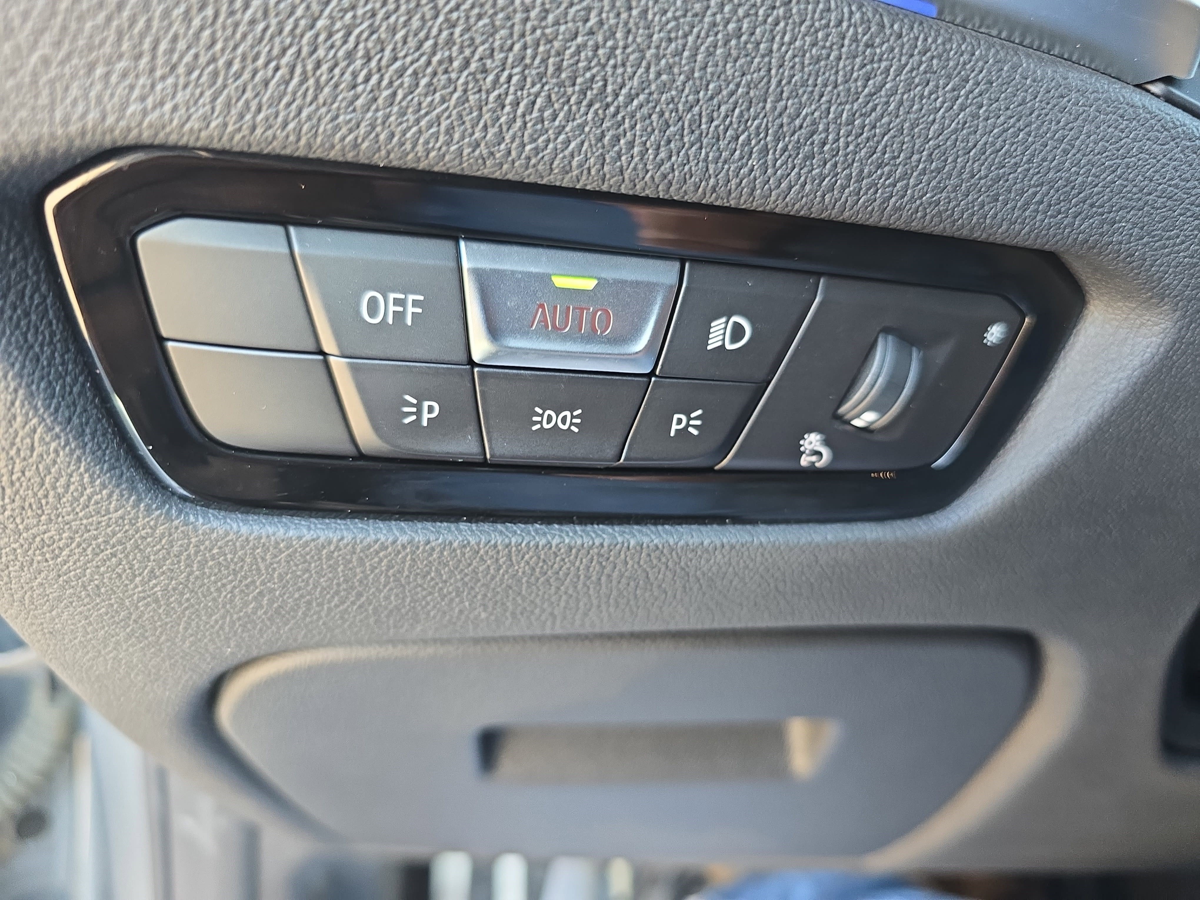 Used 2022 BMW M4 Coupe image 25