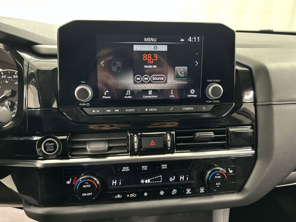 Used 2023 Nissan Pathfinder SV w/ Black Appearance Package image 14