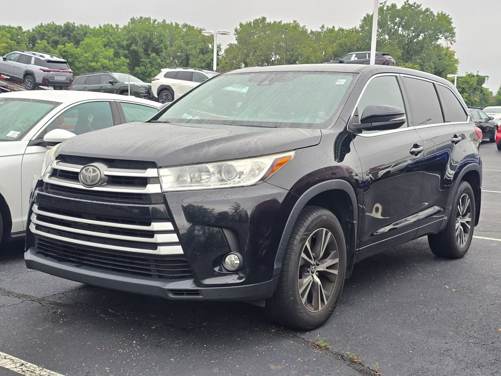 Certified 2017 Toyota Highlander Plus AWD/4WD image 4
