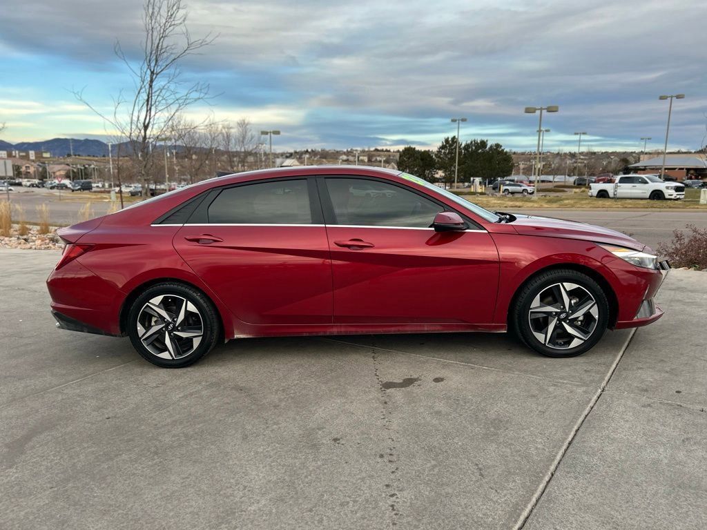 Used 2023 Hyundai Elantra Limited image 9