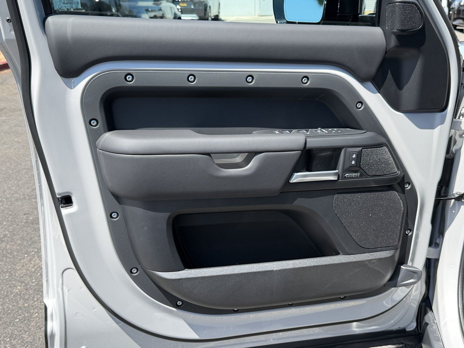 New 2026 Land Rover Defender 110 X-Dynamic SE AWD/4WD image 14