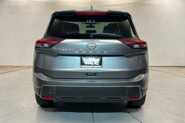 Used 2025 Nissan Rogue SV FWD image 4