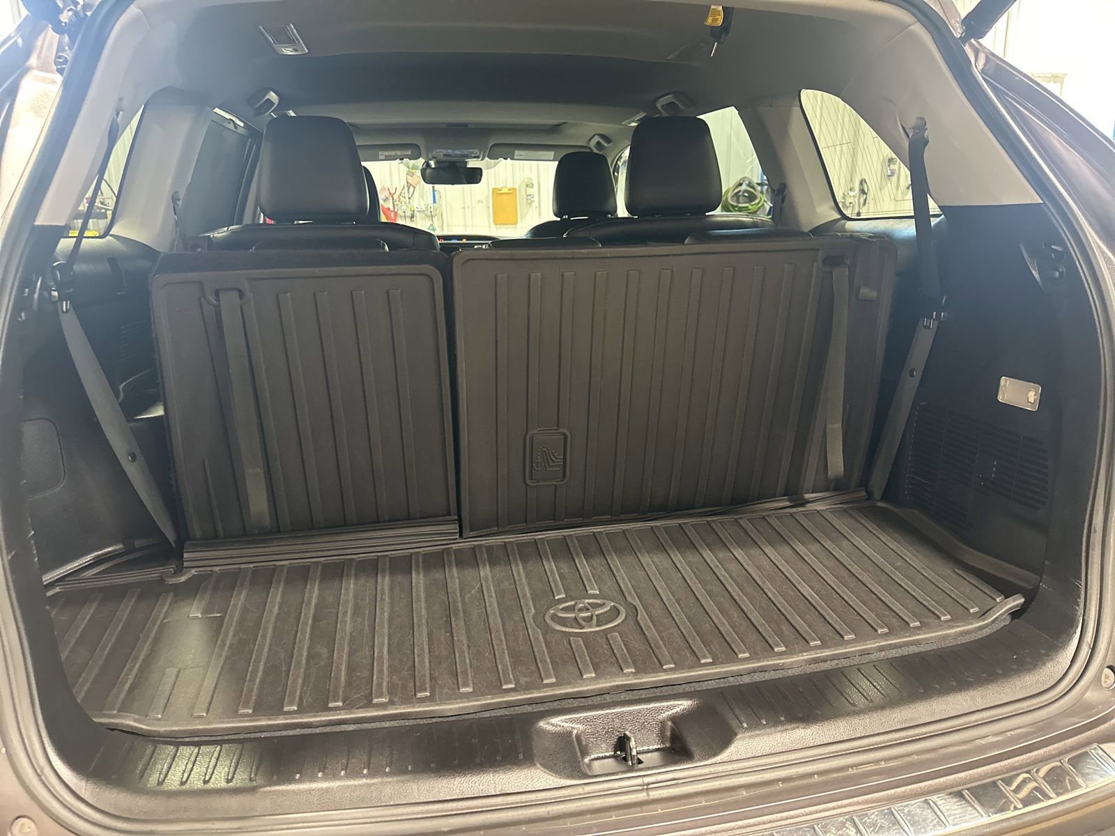 Used 2019 Toyota Highlander Limited w/ Protection Package #3 AWD/4WD image 34