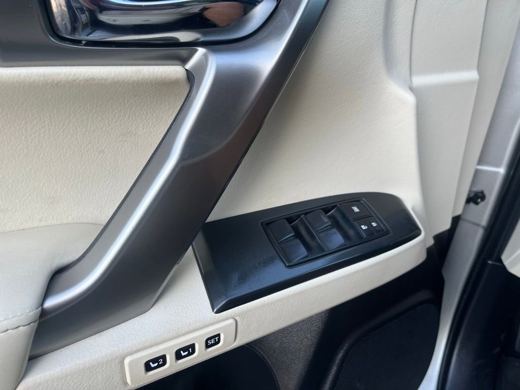 Used 2023 Lexus GX 460 Premium image 30