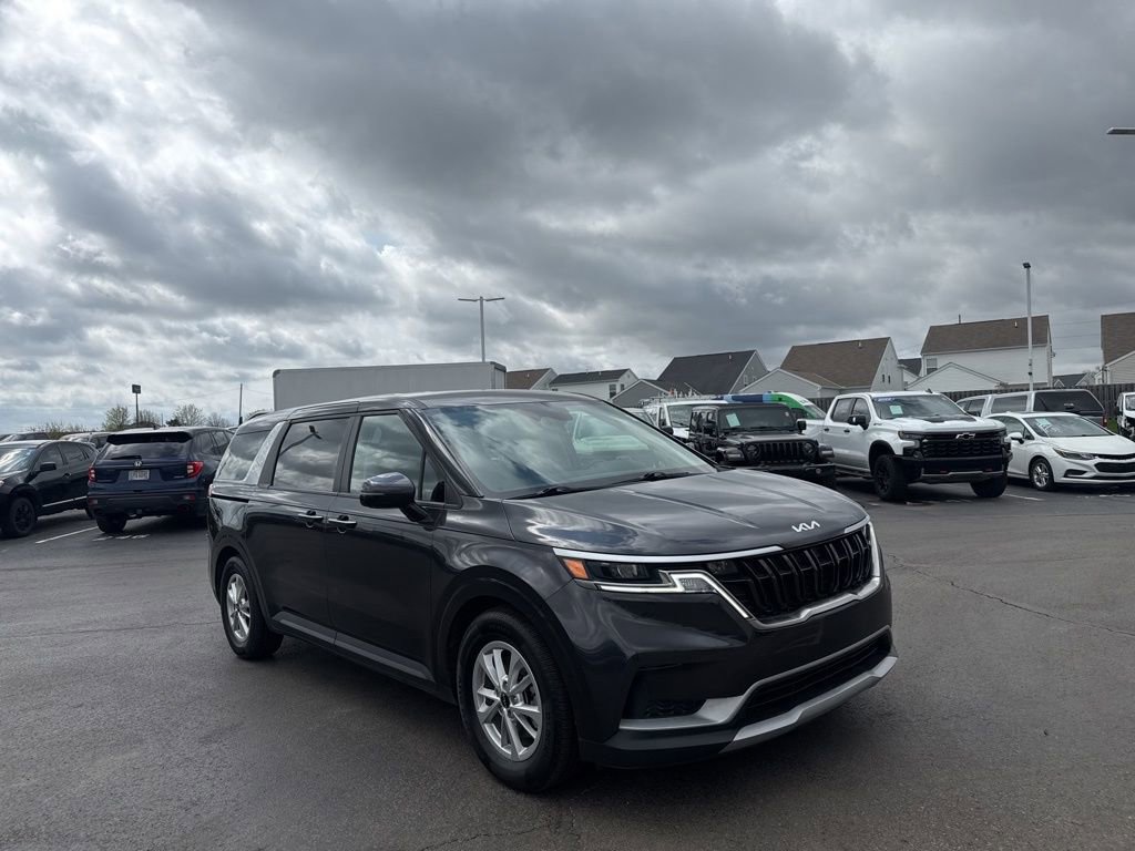 Used 2024 Kia Carnival LX image 8