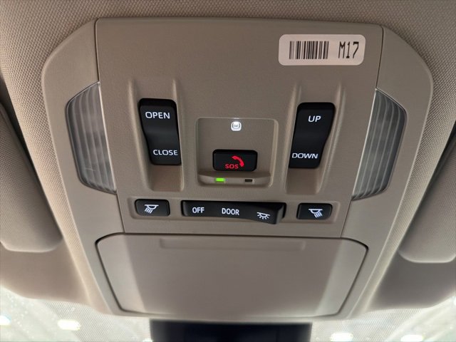 Certified 2024 Toyota Highlander AWD image 28