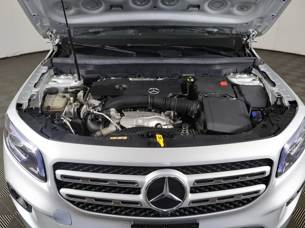 Used 2023 Mercedes-Benz GLB 250 4MATIC w/ Premium Package image 18