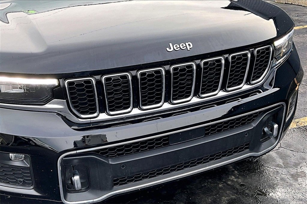Used 2023 Jeep Grand Cherokee Overland w/ MOPAR Finishing Package image 29