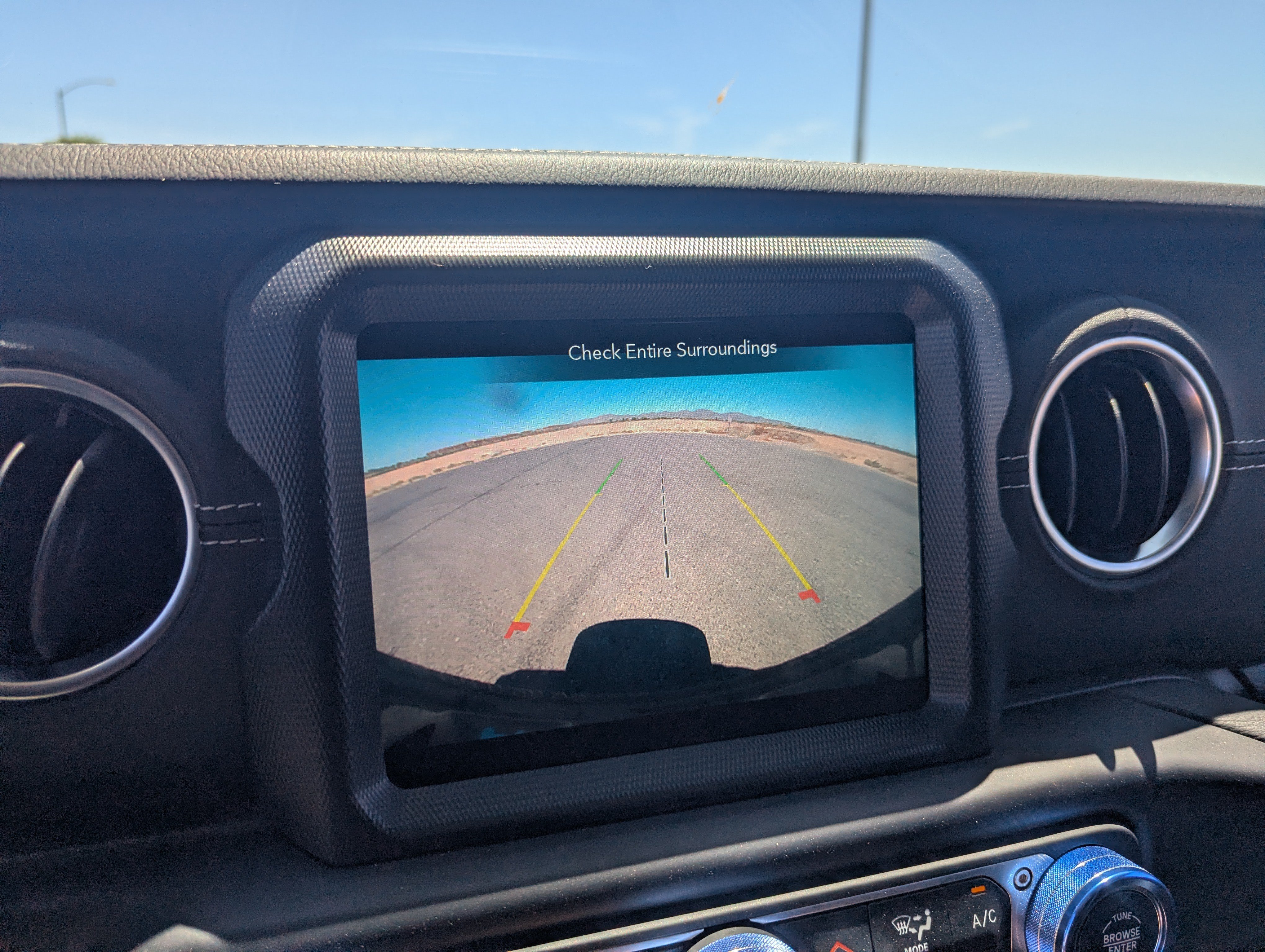 Used 2023 Jeep Wrangler Unlimited Sahara AWD/4WD image 25