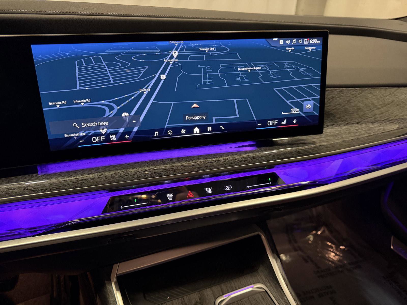 Used 2023 BMW 760i xDrive image 21