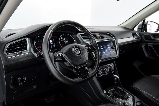 Used 2021 Volkswagen Tiguan SE R-Line image 12