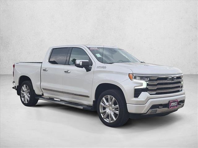 Used 2022 Chevrolet Silverado 1500 High Country w/ High Country Premium Package AWD/4WD image 3