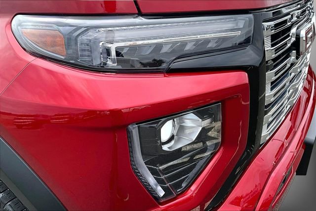 Used 2025 GMC Canyon Denali image 30