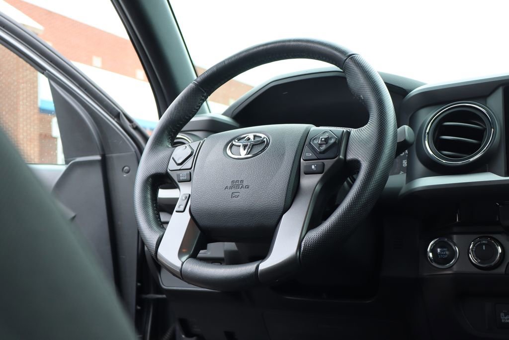 Used 2016 Toyota Tacoma TRD Off-Road image 42