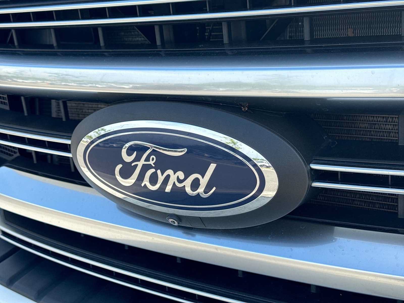 Used 2022 Ford F350 Platinum w/ FX4 Off-Road Package AWD/4WD image 11