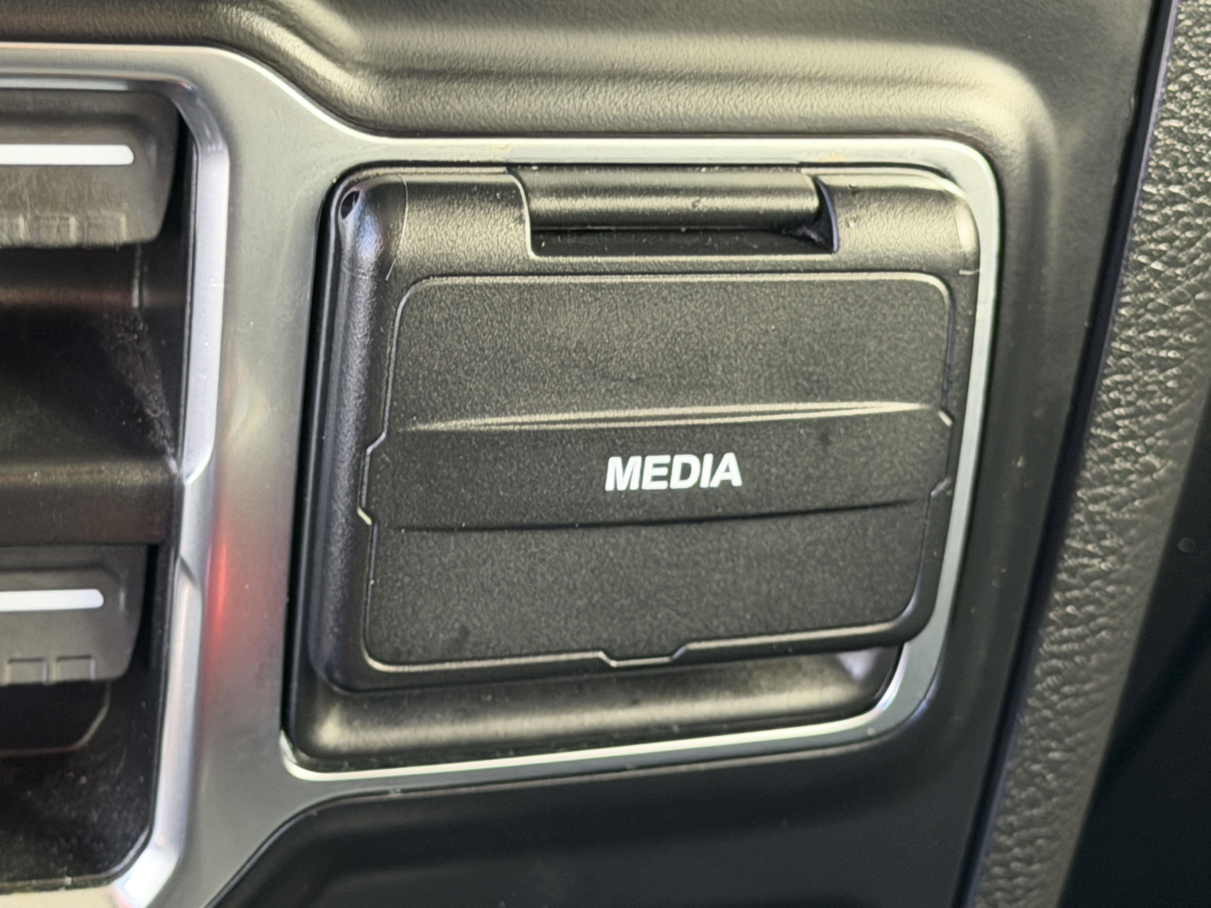 Certified 2022 Jeep Gladiator Sport image 26